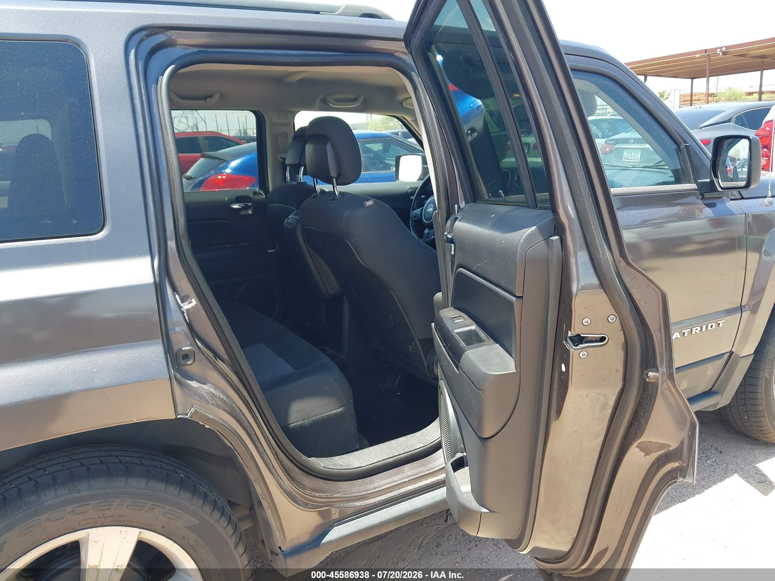 2015 Jeep Patriot Latitude Gray vin: 1C4NJPFB7FD262958