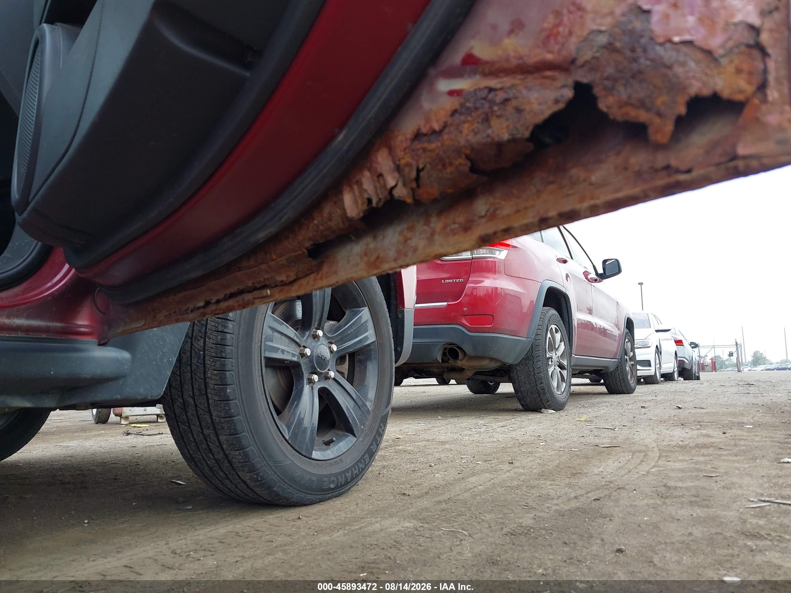 2012 Jeep Patriot Latitude Red vin: 1C4NJPFB8CD690422
