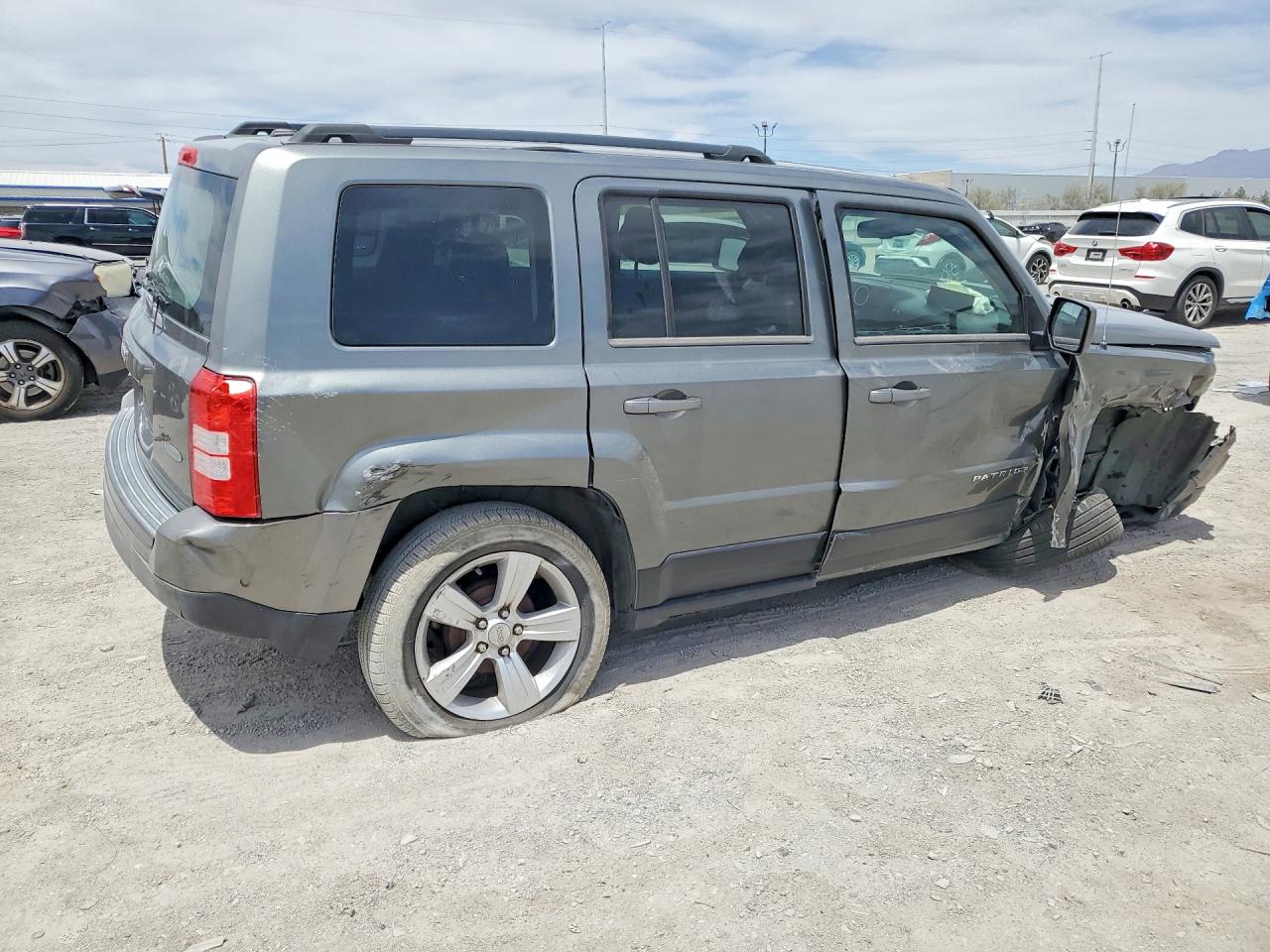 2014 Jeep Patriot Latitude Gray vin: 1C4NJPFB8ED502503