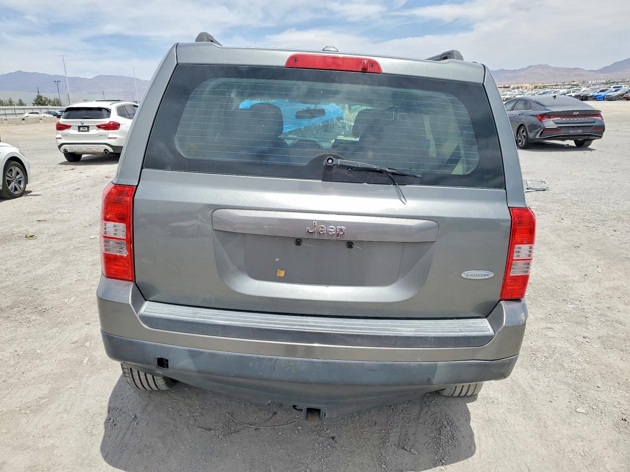 2014 Jeep Patriot Latitude Gray vin: 1C4NJPFB8ED502503
