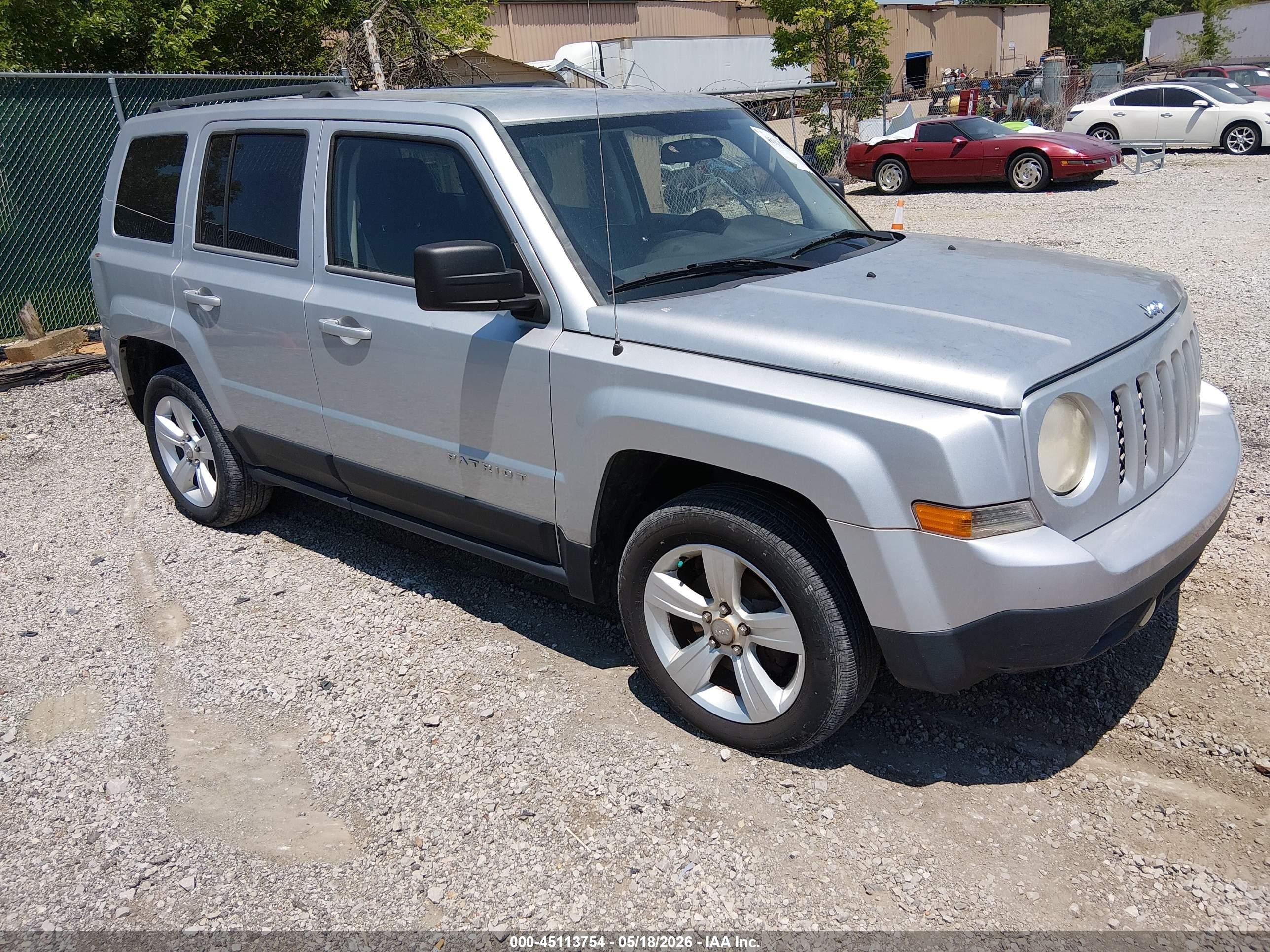 2014 Jeep Patriot Latitude Silver vin: 1C4NJPFB8ED508804