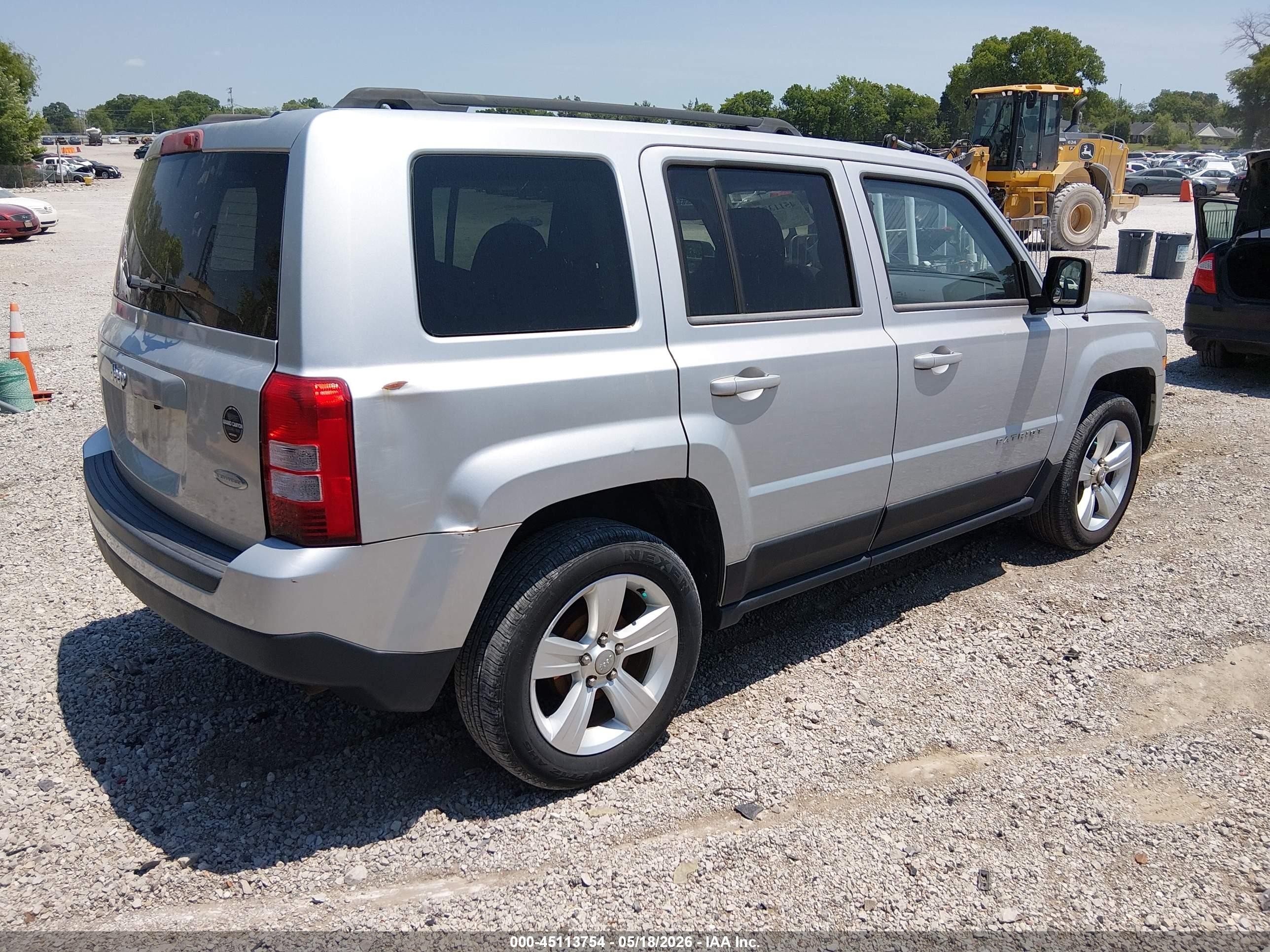 2014 Jeep Patriot Latitude Silver vin: 1C4NJPFB8ED508804