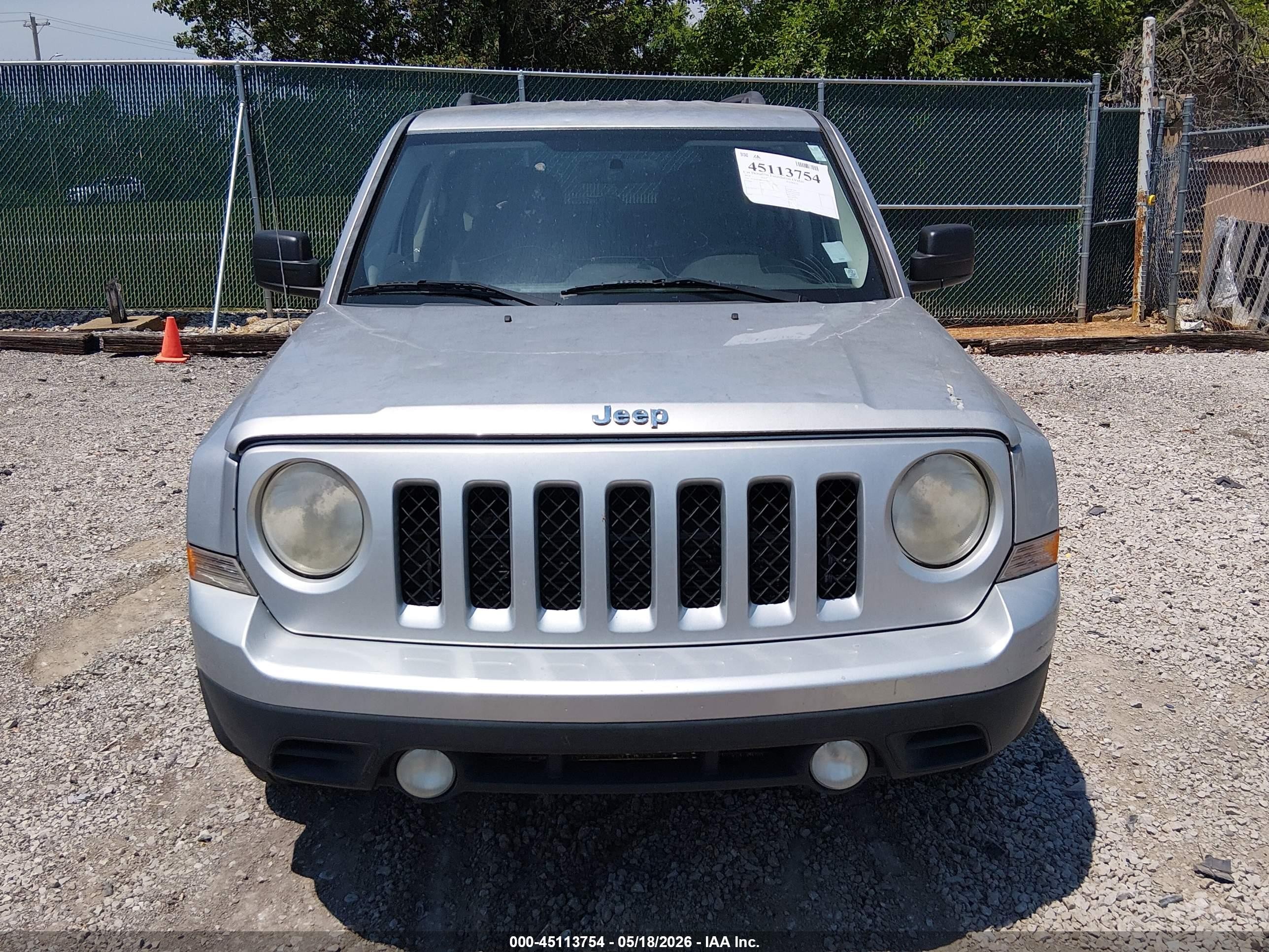 2014 Jeep Patriot Latitude Silver vin: 1C4NJPFB8ED508804