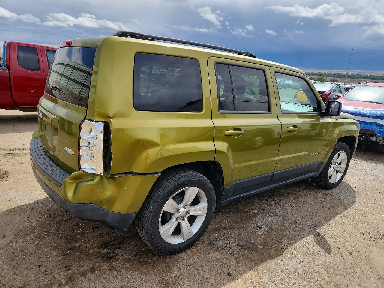 2012 Jeep Patriot Latitude Green vin: 1C4NJPFB9CD634635