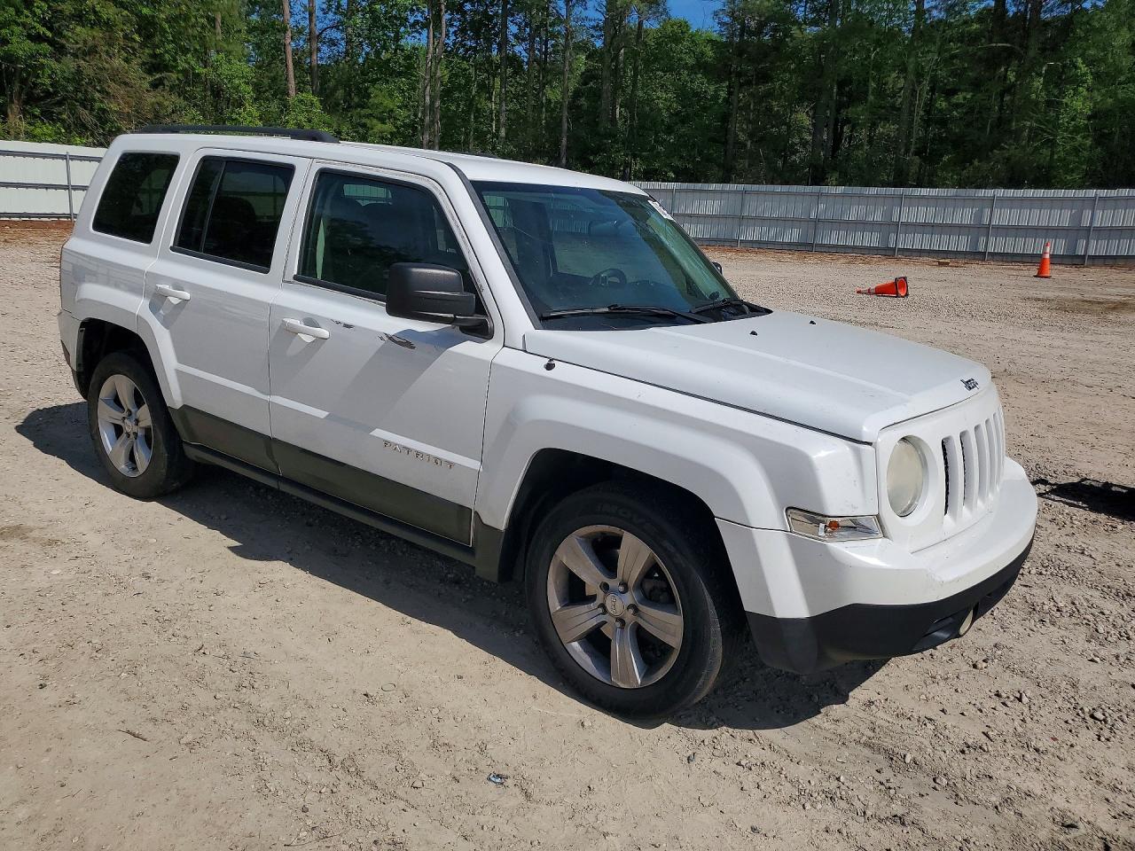 2014 Jeep Patriot Latitude White vin: 1C4NJPFB9ED819271