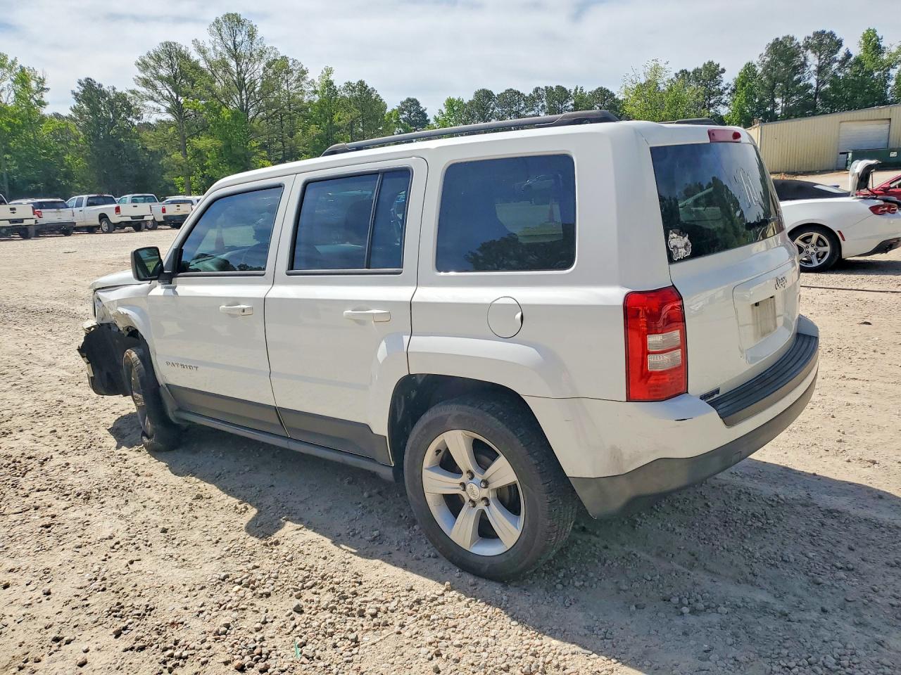 2014 Jeep Patriot Latitude White vin: 1C4NJPFB9ED819271