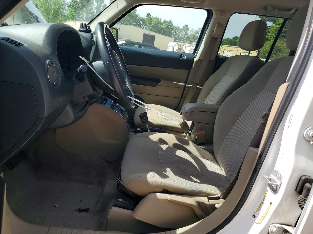 2014 Jeep Patriot Latitude White vin: 1C4NJPFB9ED819271
