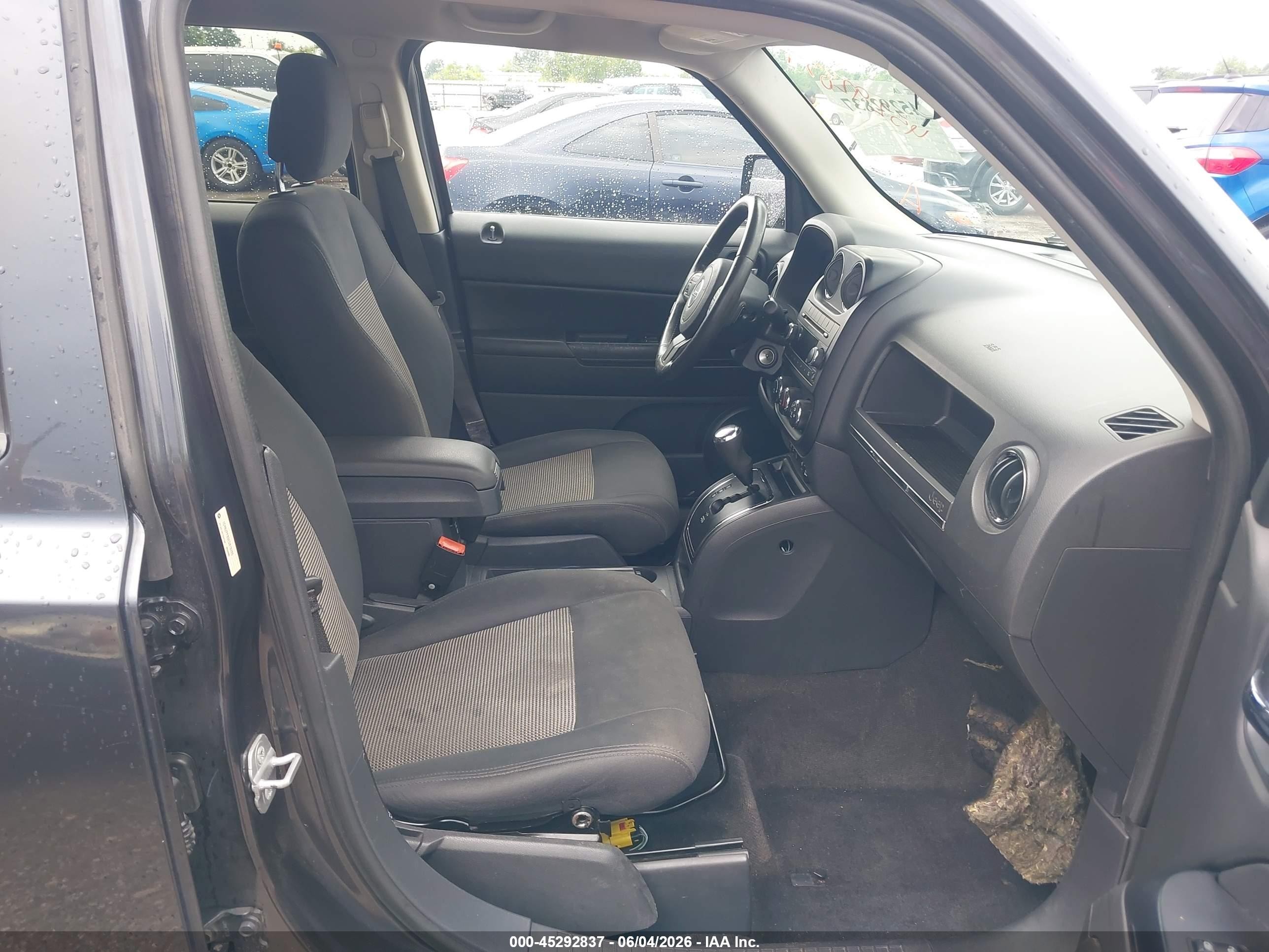 2014 Jeep Patriot Latitude Gray vin: 1C4NJPFB9ED819299