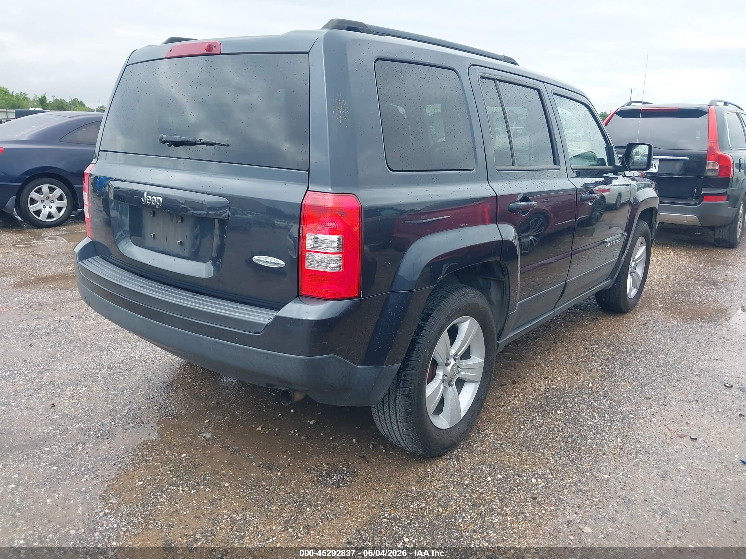 2014 Jeep Patriot Latitude Gray vin: 1C4NJPFB9ED819299