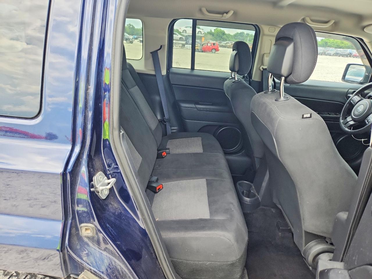 2015 Jeep Patriot Latitude Blue vin: 1C4NJPFB9FD158052