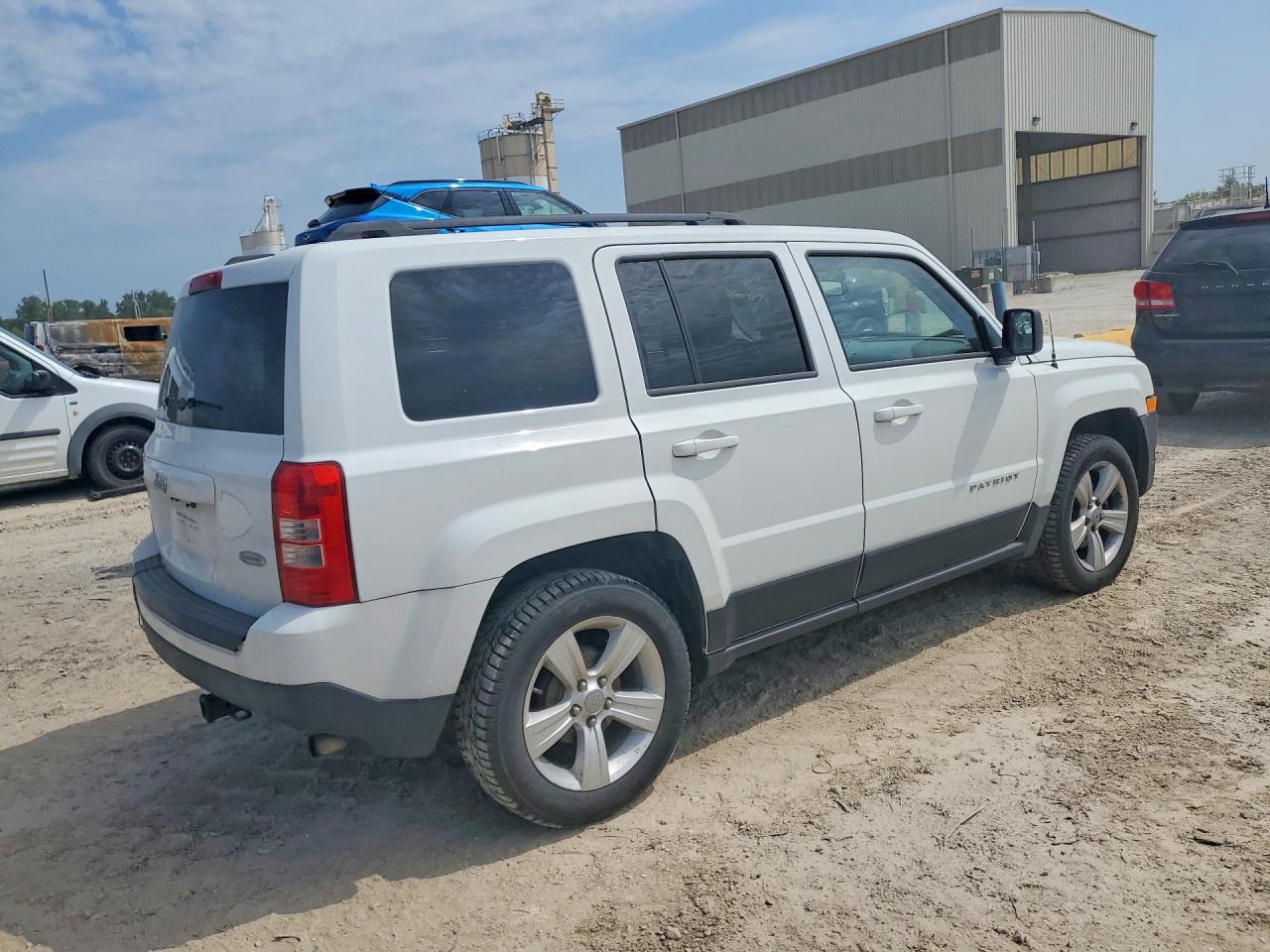 2015 Jeep Patriot Latitude White vin: 1C4NJPFB9FD329821