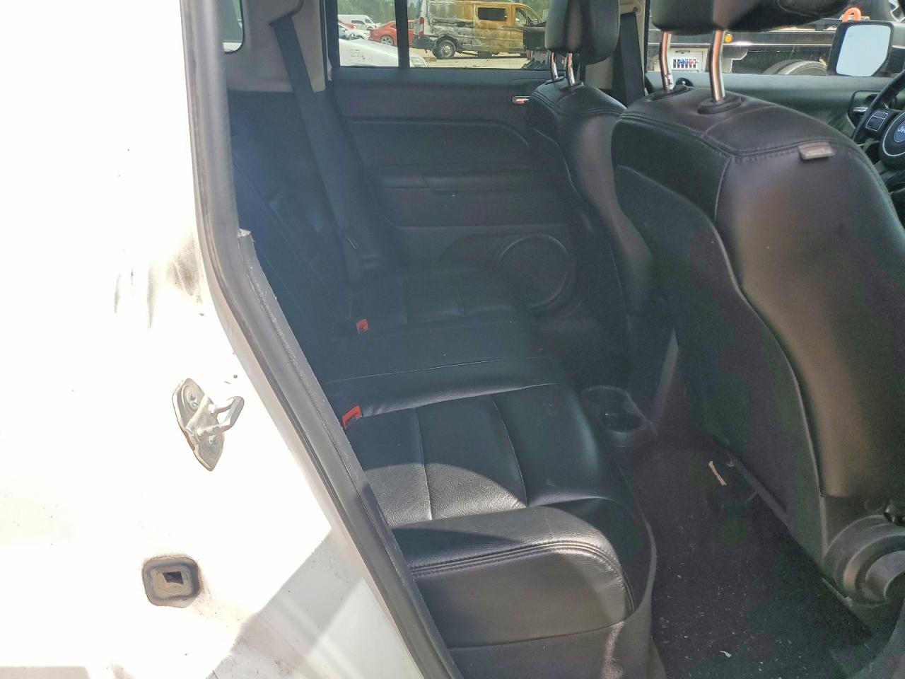 2015 Jeep Patriot Latitude White vin: 1C4NJPFB9FD329821