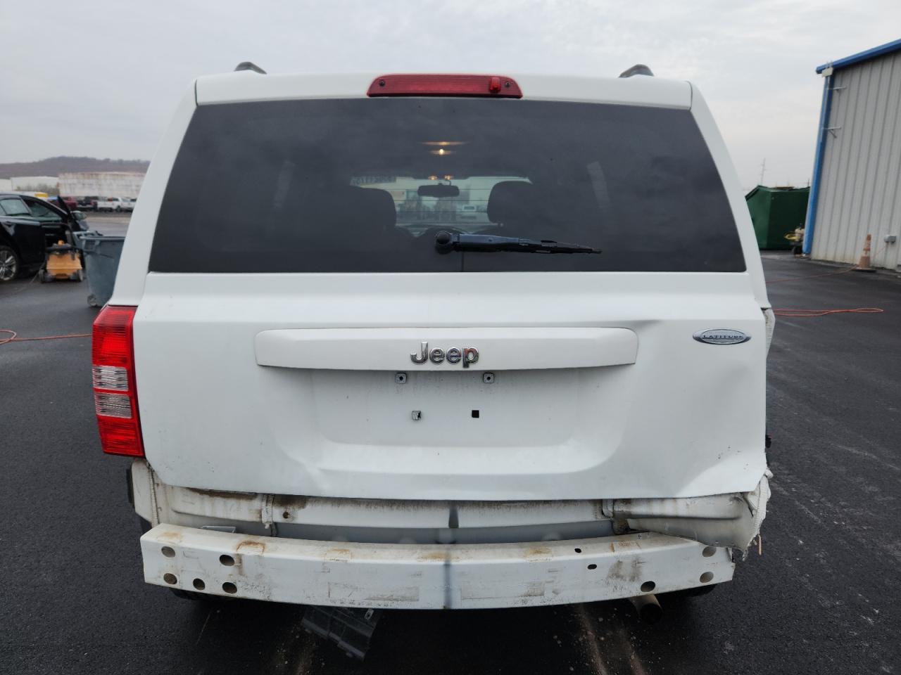 2015 Jeep Patriot Latitude White vin: 1C4NJPFB9FD349745
