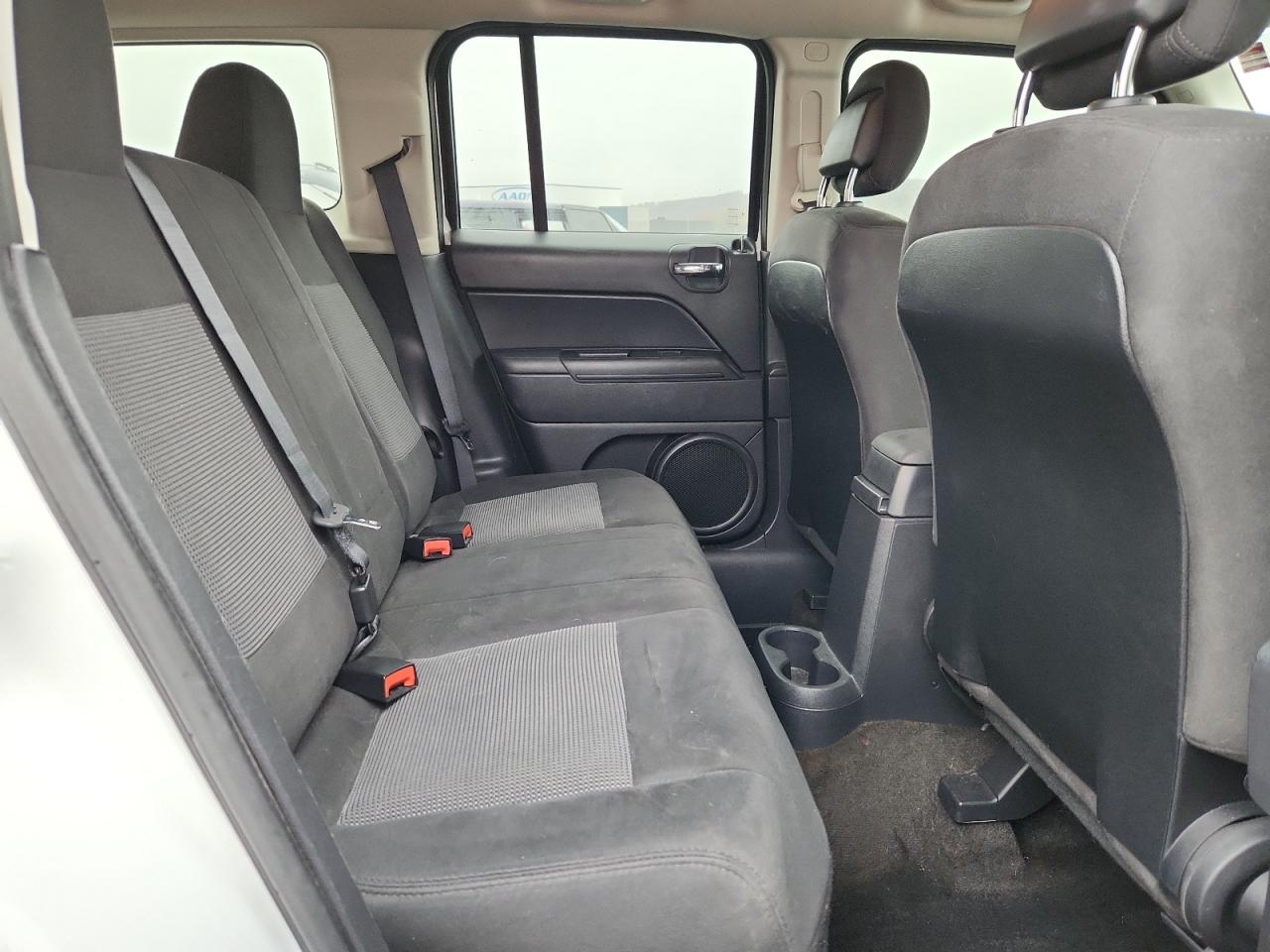 2015 Jeep Patriot Latitude White vin: 1C4NJPFB9FD349745