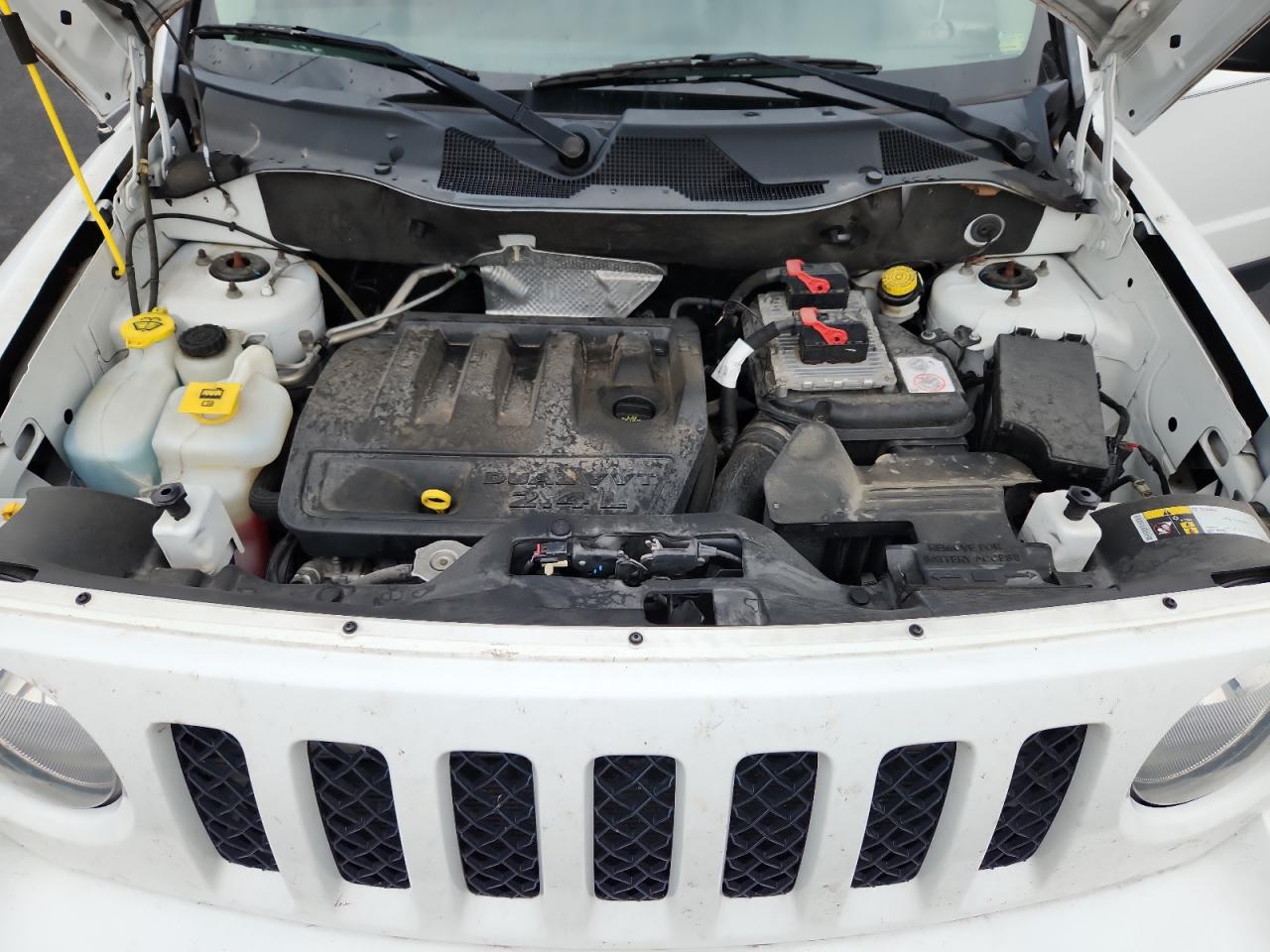 2015 Jeep Patriot Latitude White vin: 1C4NJPFB9FD349745