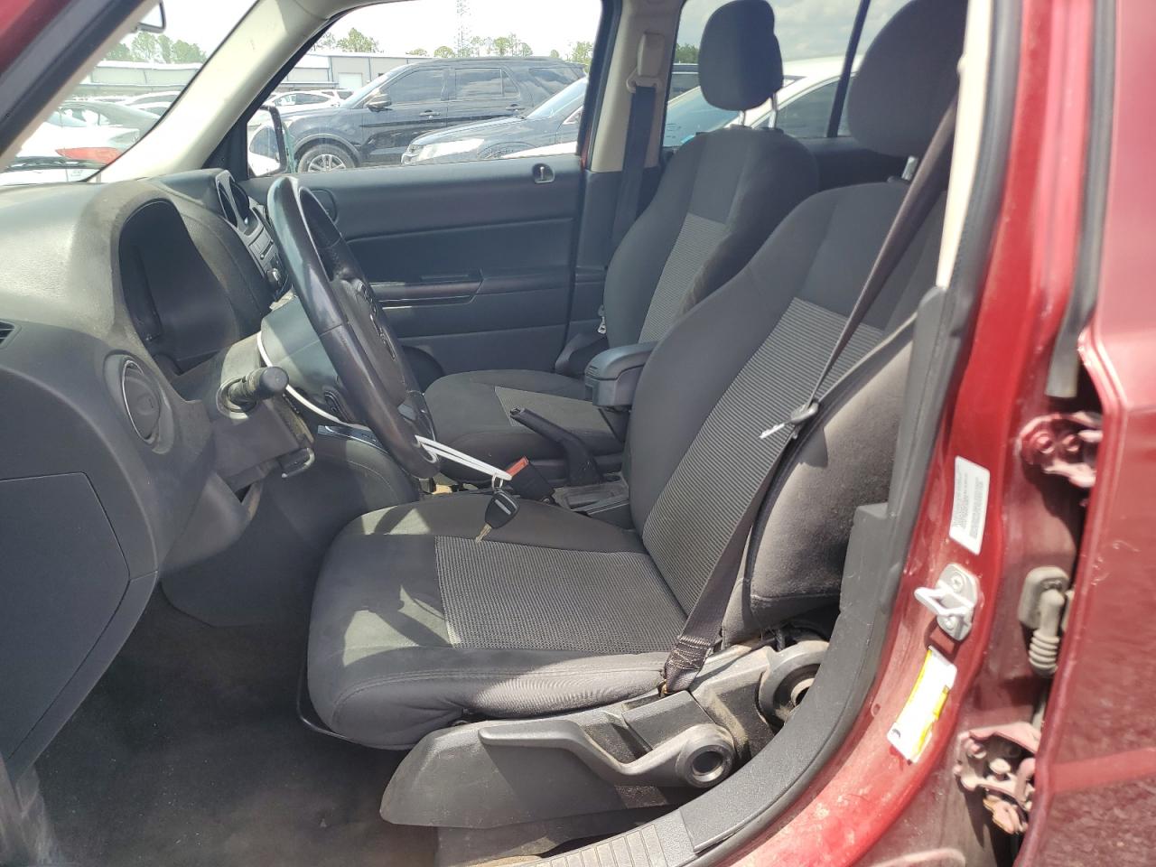 2015 Jeep Patriot Latitude Burgundy vin: 1C4NJPFBXFD297834