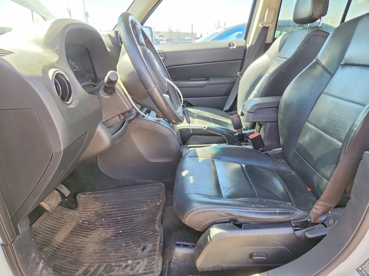 2015 Jeep Patriot White vin: 1C4NJRAB3FD393873