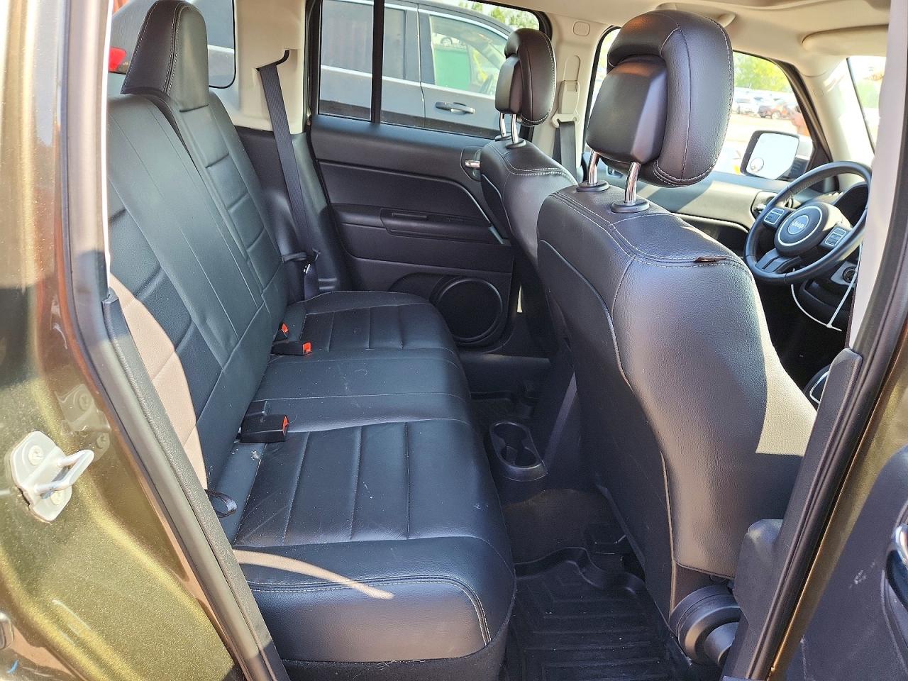2015 Jeep Patriot Зеленый vin: 1C4NJRAB7FD347348