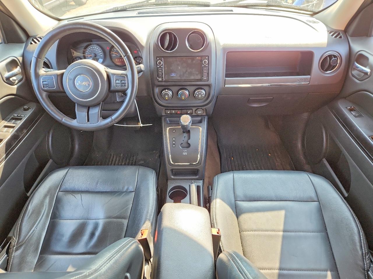 2015 Jeep Patriot Зеленый vin: 1C4NJRAB7FD347348