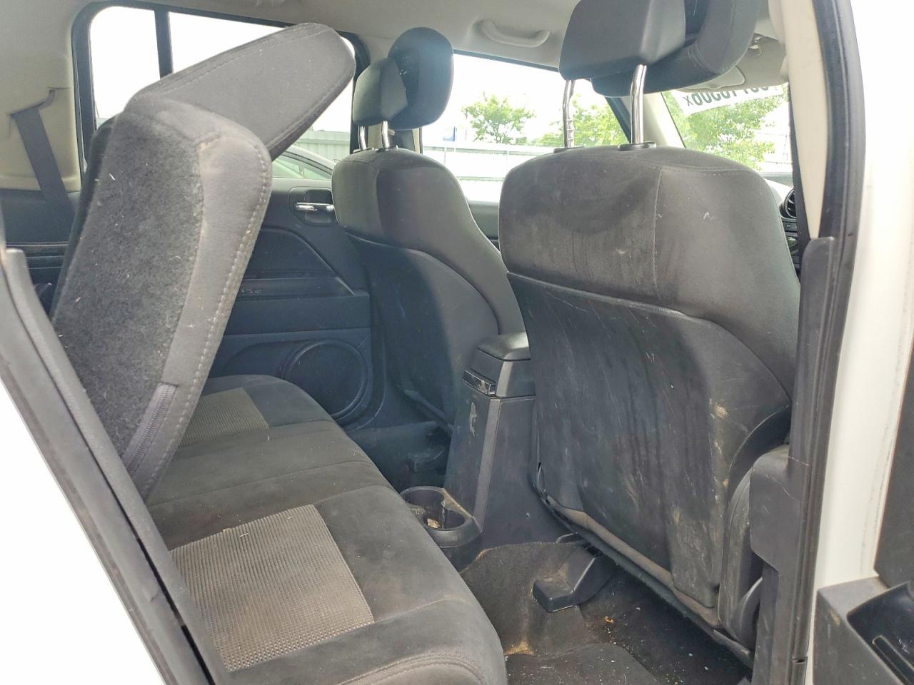 2012 Jeep Patriot White vin: 1C4NJRABXCD648255