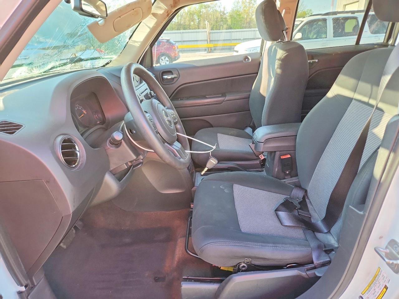 2014 Jeep Patriot Sport White vin: 1C4NJRBB1ED753557