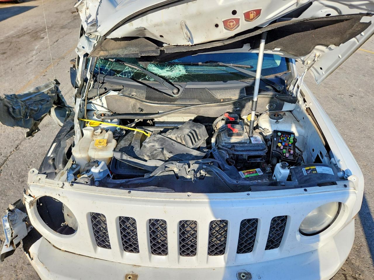 2014 Jeep Patriot Sport White vin: 1C4NJRBB1ED753557