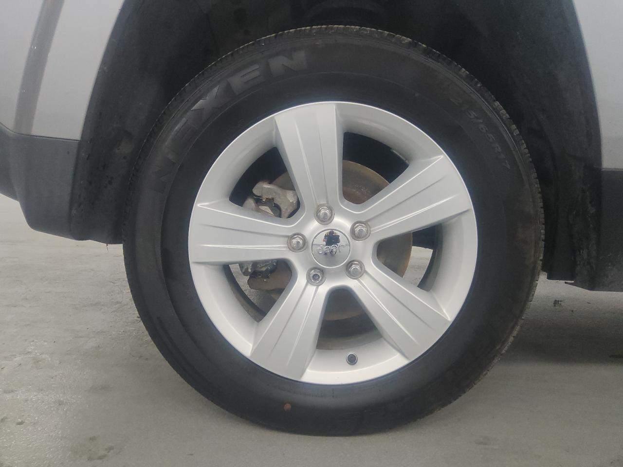 2015 Jeep Patriot Sport Gray vin: 1C4NJRBB1FD215734 Damage: Lf Strut, Leak, Repair Required
