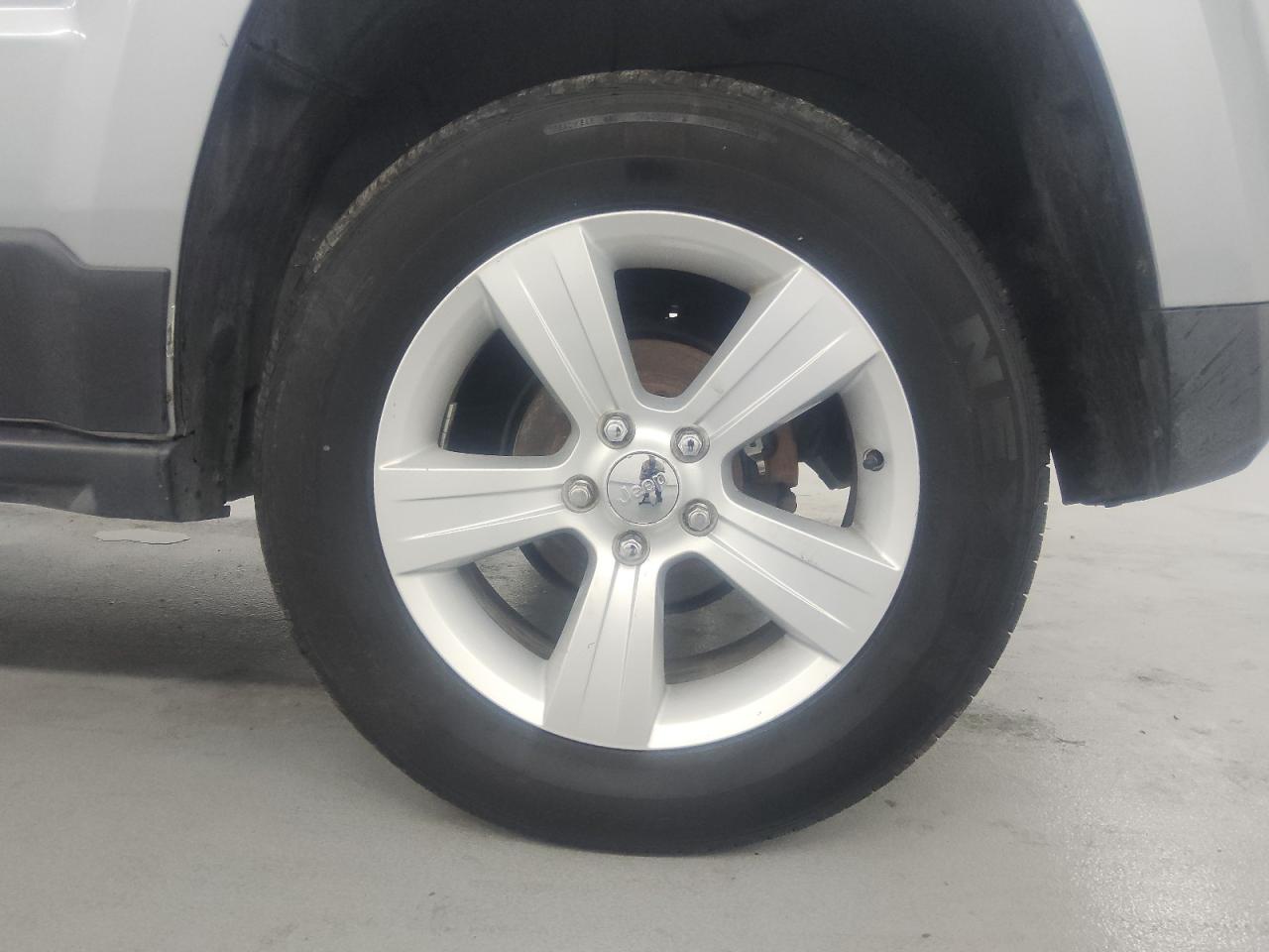 2015 Jeep Patriot Sport Gray vin: 1C4NJRBB1FD215734 Damage: Lr Strut, Leak, Repair Required