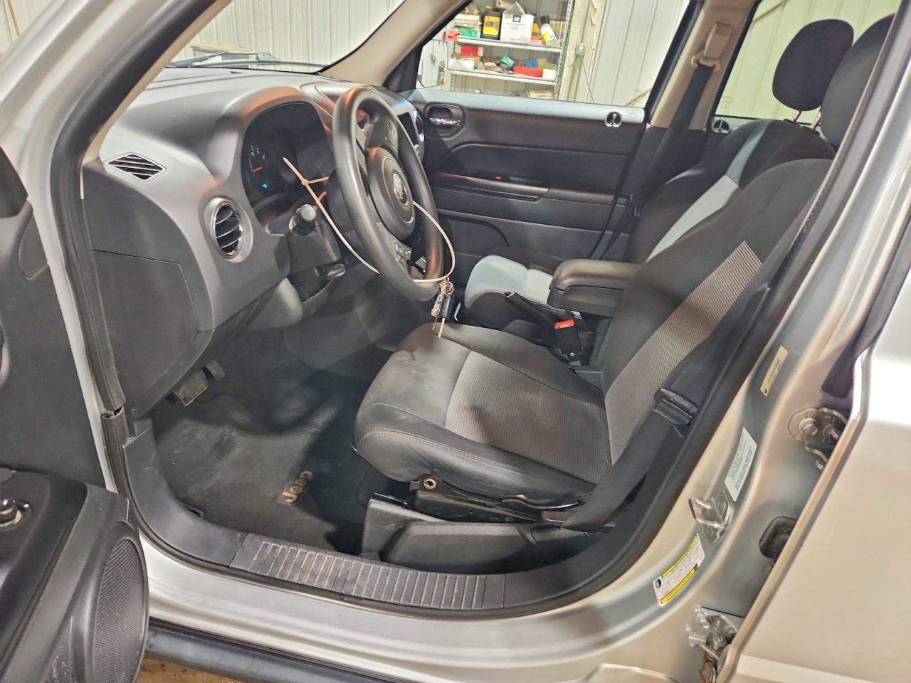 2012 Jeep Patriot Sport Серебряный vin: 1C4NJRBB2CD506920