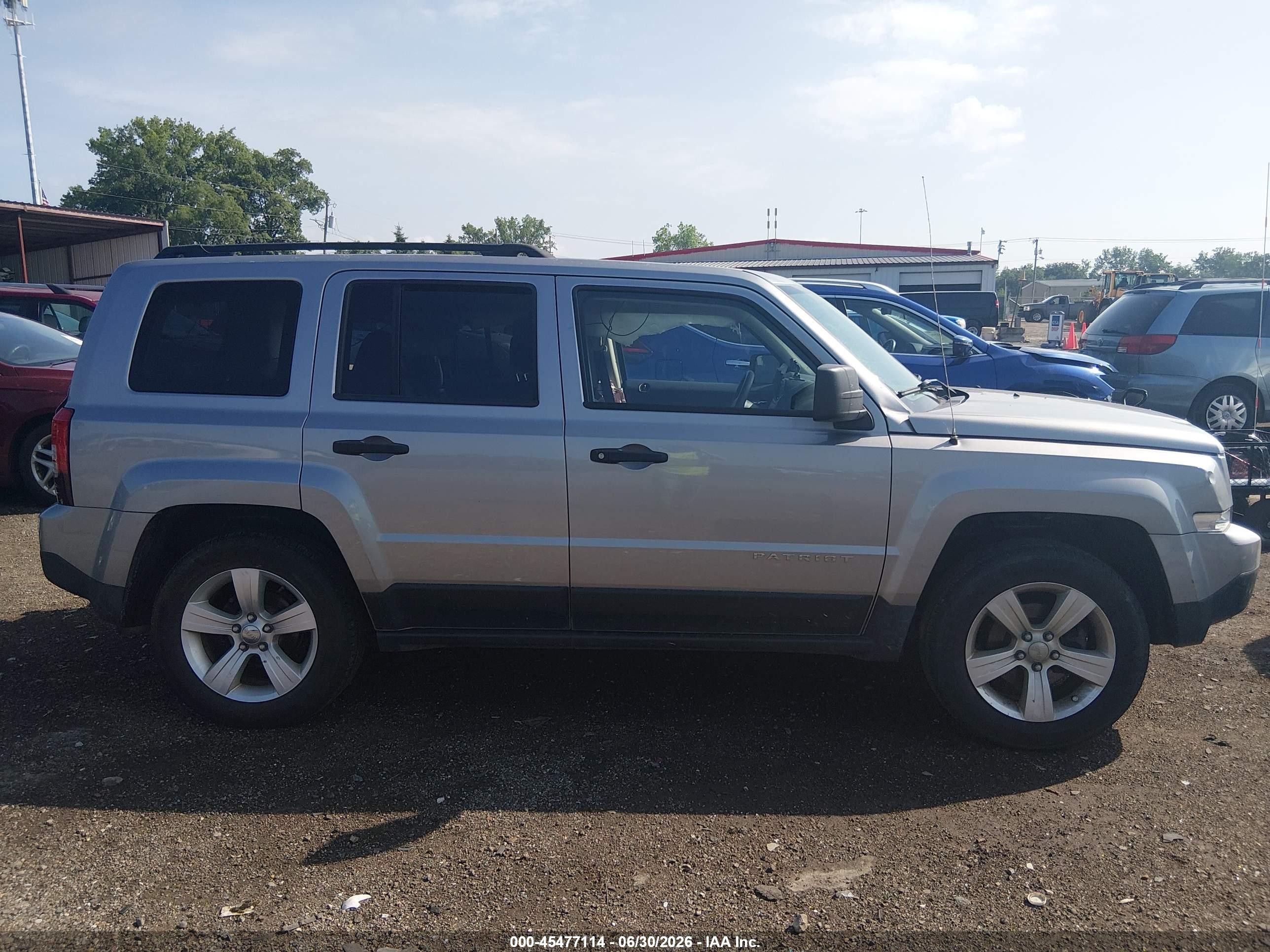 2014 Jeep Patriot Sport Серебряный vin: 1C4NJRBB3ED751812