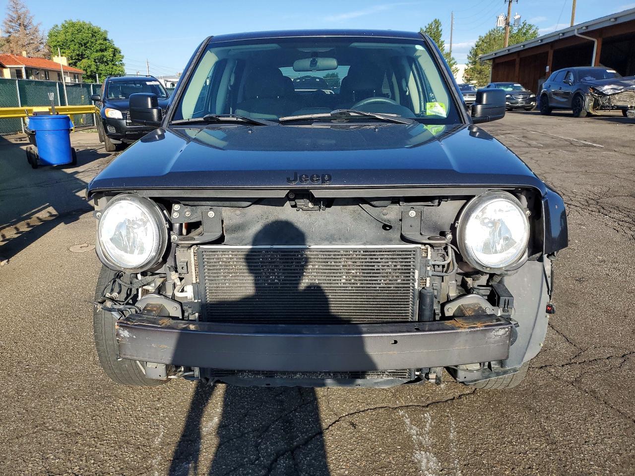 2015 Jeep Patriot Sport Gray vin: 1C4NJRBB3FD217548