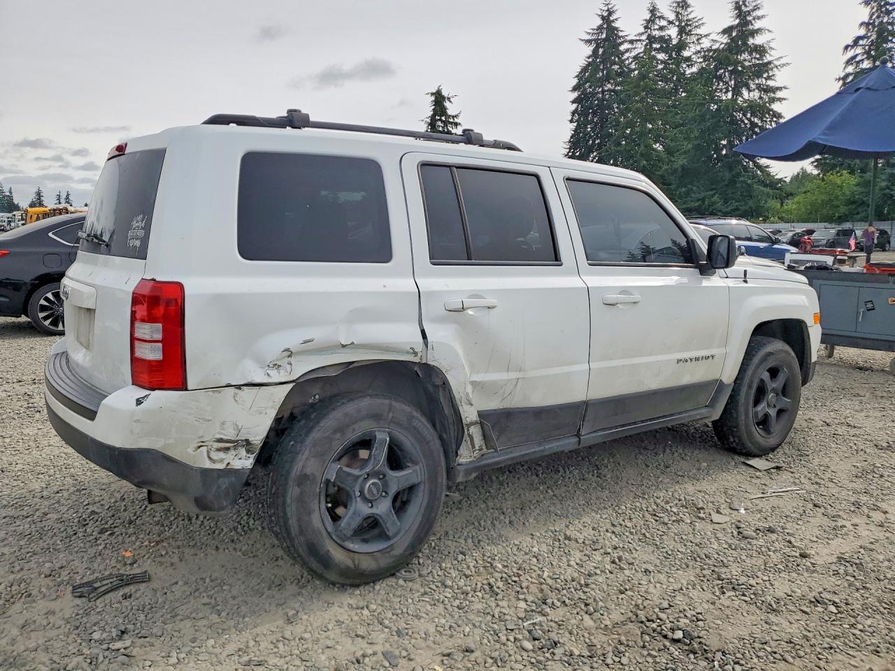 2015 Jeep Patriot Sport White vin: 1C4NJRBB5FD412437