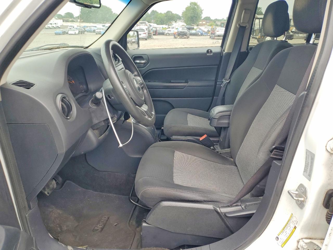 2015 Jeep Patriot Sport White vin: 1C4NJRBB6FD425598