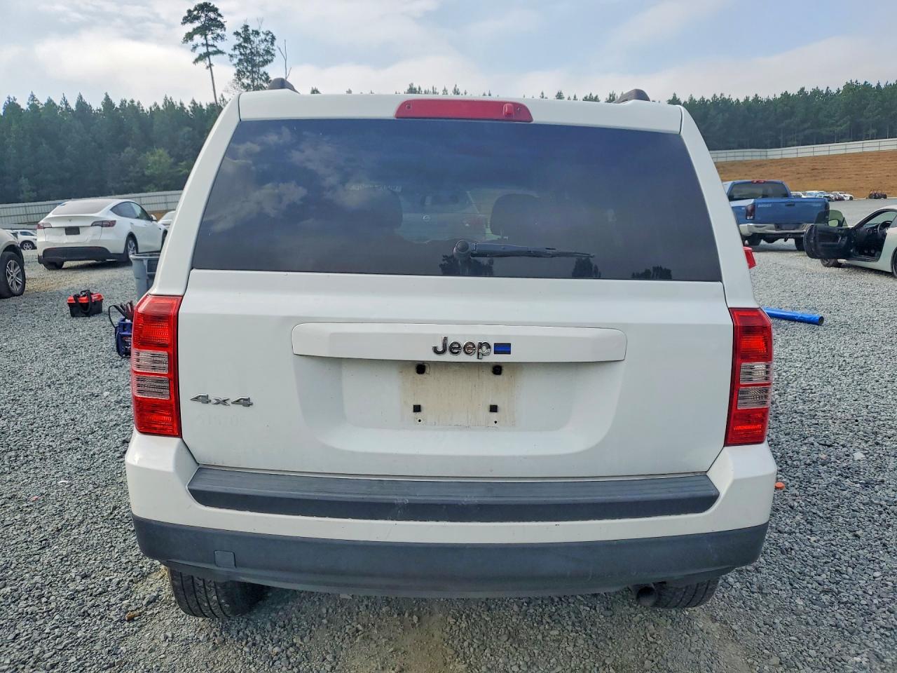 2015 Jeep Patriot Sport White vin: 1C4NJRBB7FD439610