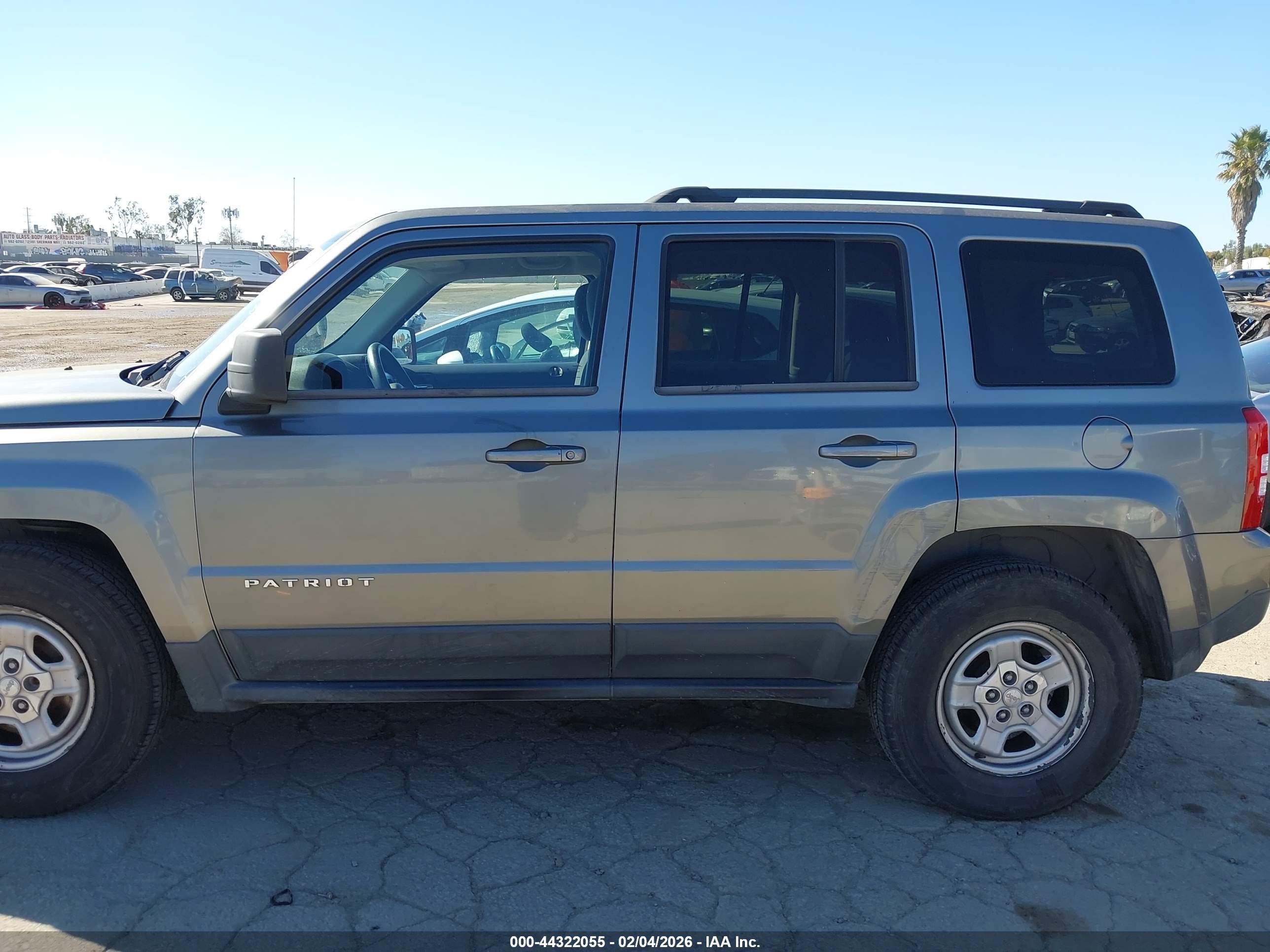 2013 Jeep Patriot Sport Gray vin: 1C4NJRBB8DD203075