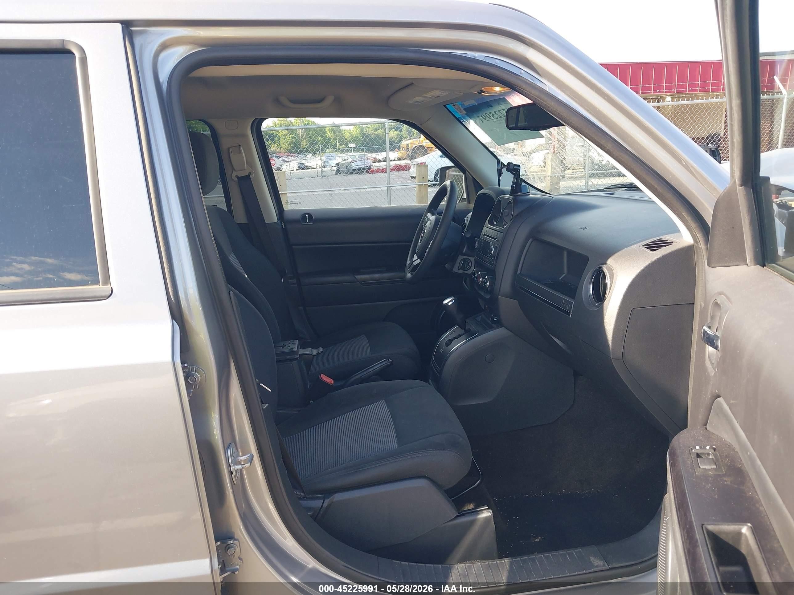 2015 Jeep Patriot Sport Серый vin: 1C4NJRBB9FD308114