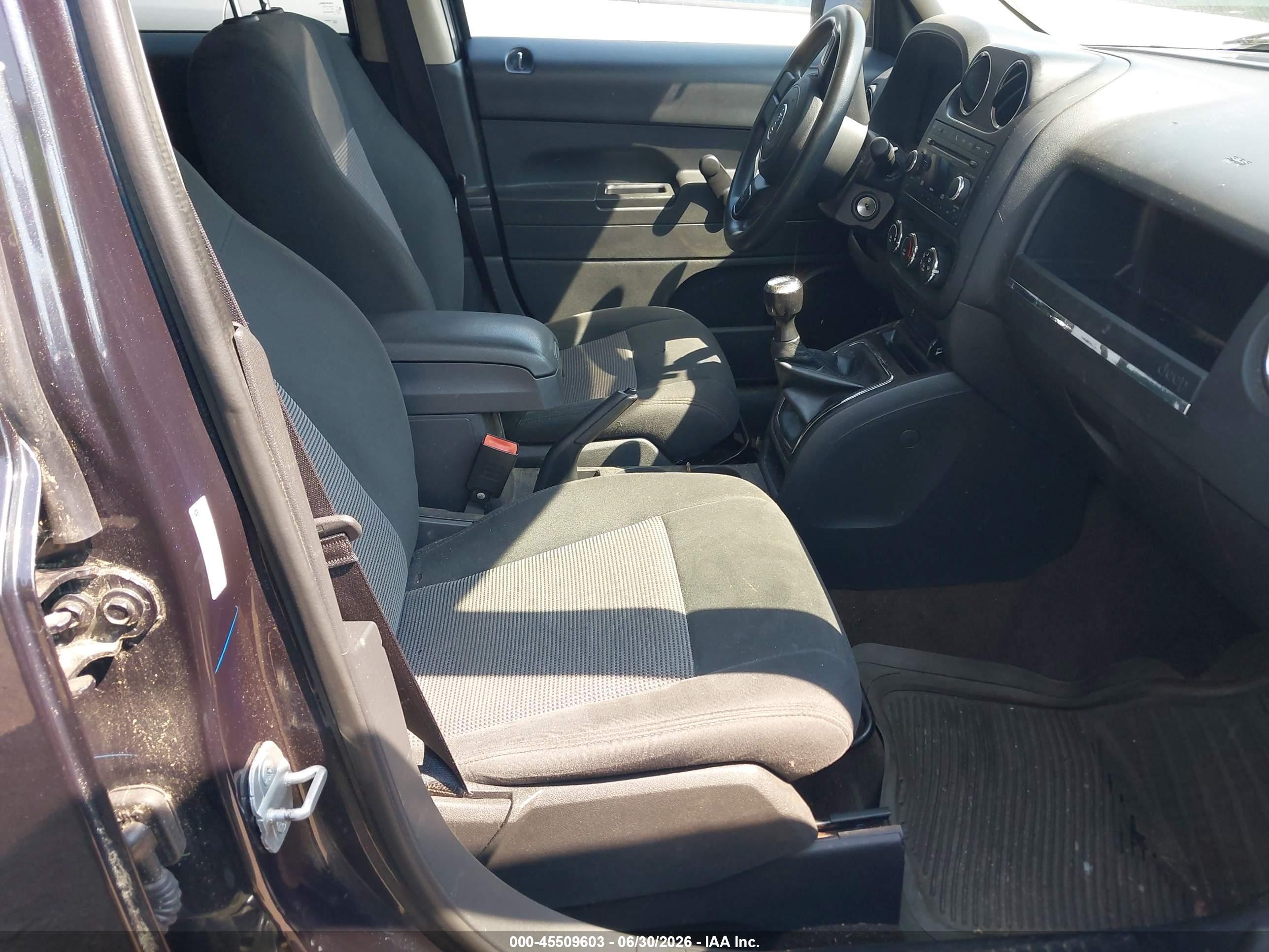 2014 Jeep Patriot Sport Gray vin: 1C4NJRBBXED852877