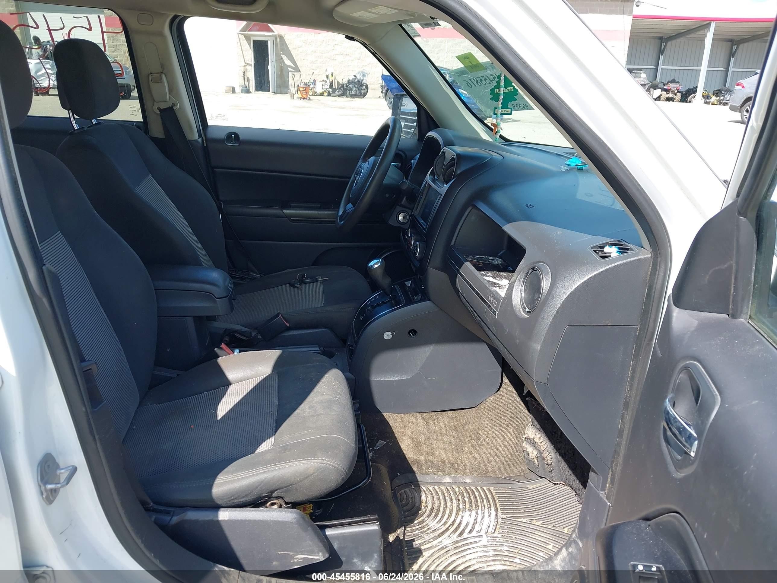 2015 Jeep Patriot Sport White vin: 1C4NJRBBXFD376714