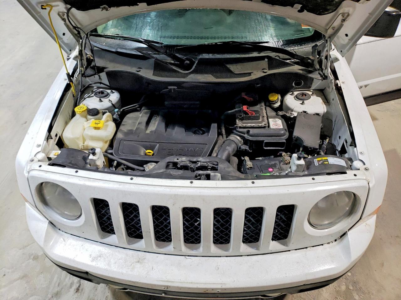 2014 Jeep Patriot Limited White vin: 1C4NJRCB1ED572201