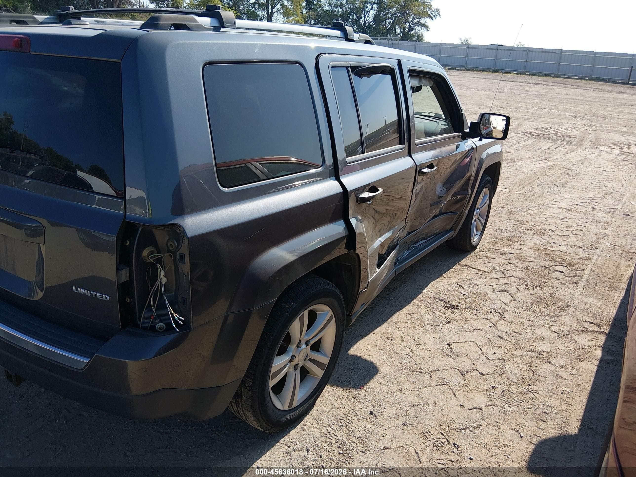 2014 Jeep Patriot Limited Gray vin: 1C4NJRCB1ED928324