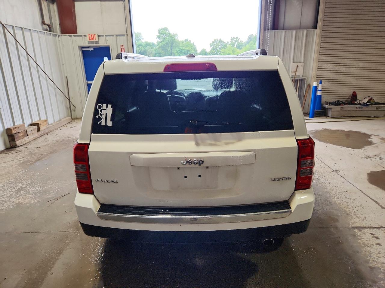 2014 Jeep Patriot Limited White vin: 1C4NJRCB6ED626057