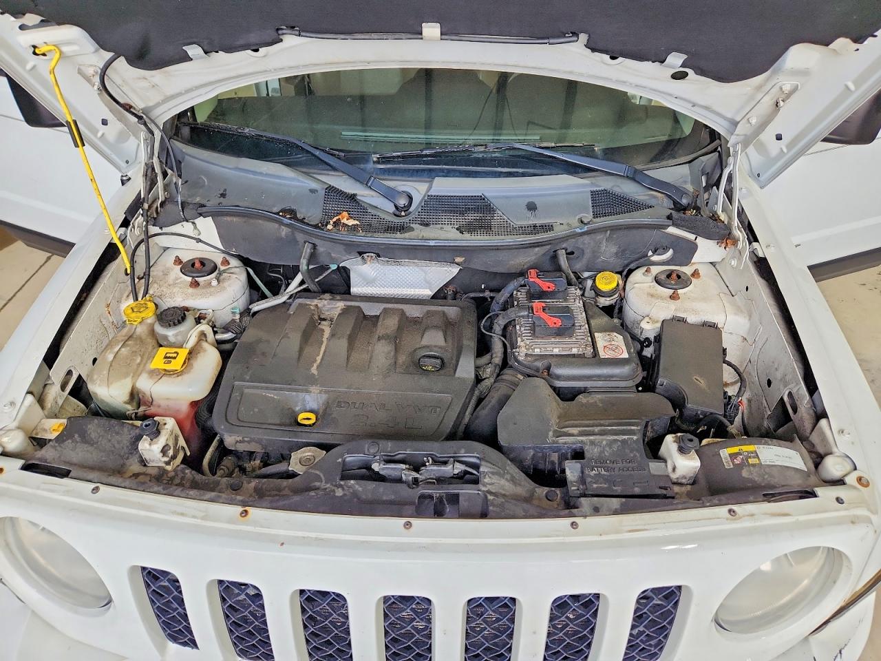 2014 Jeep Patriot Limited White vin: 1C4NJRCB6ED626057