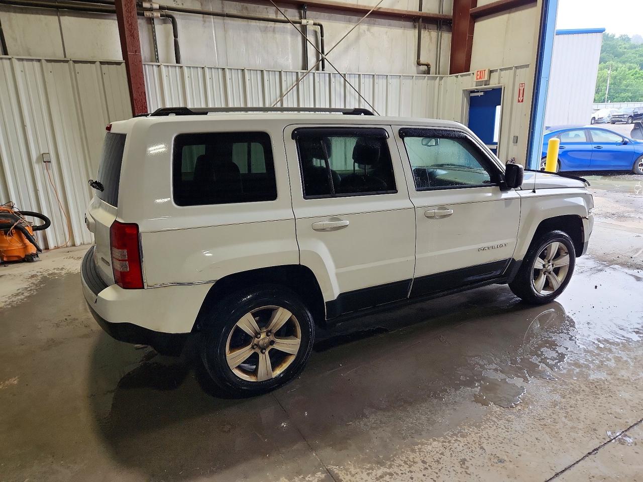 2014 Jeep Patriot Limited White vin: 1C4NJRCB6ED626057