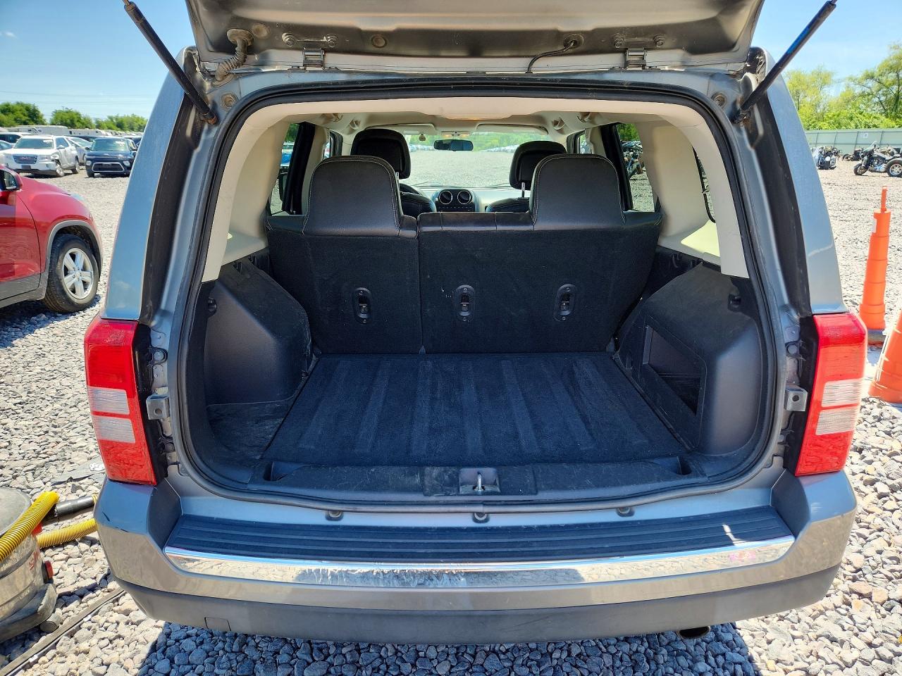 2012 Jeep Patriot Limited Gray vin: 1C4NJRCB7CD603111