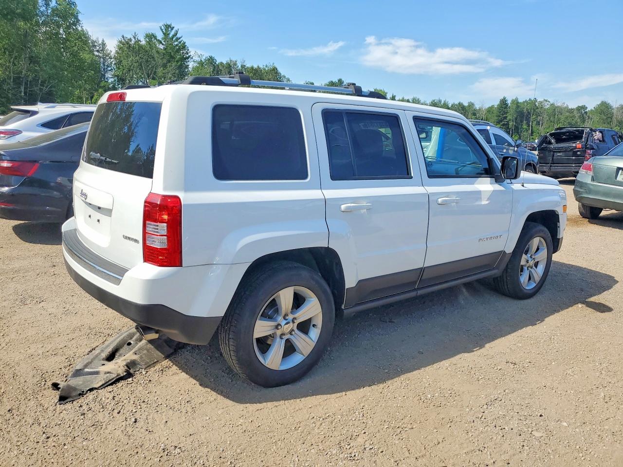 2015 Jeep Patriot Limited Белый vin: 1C4NJRCB9FD393499