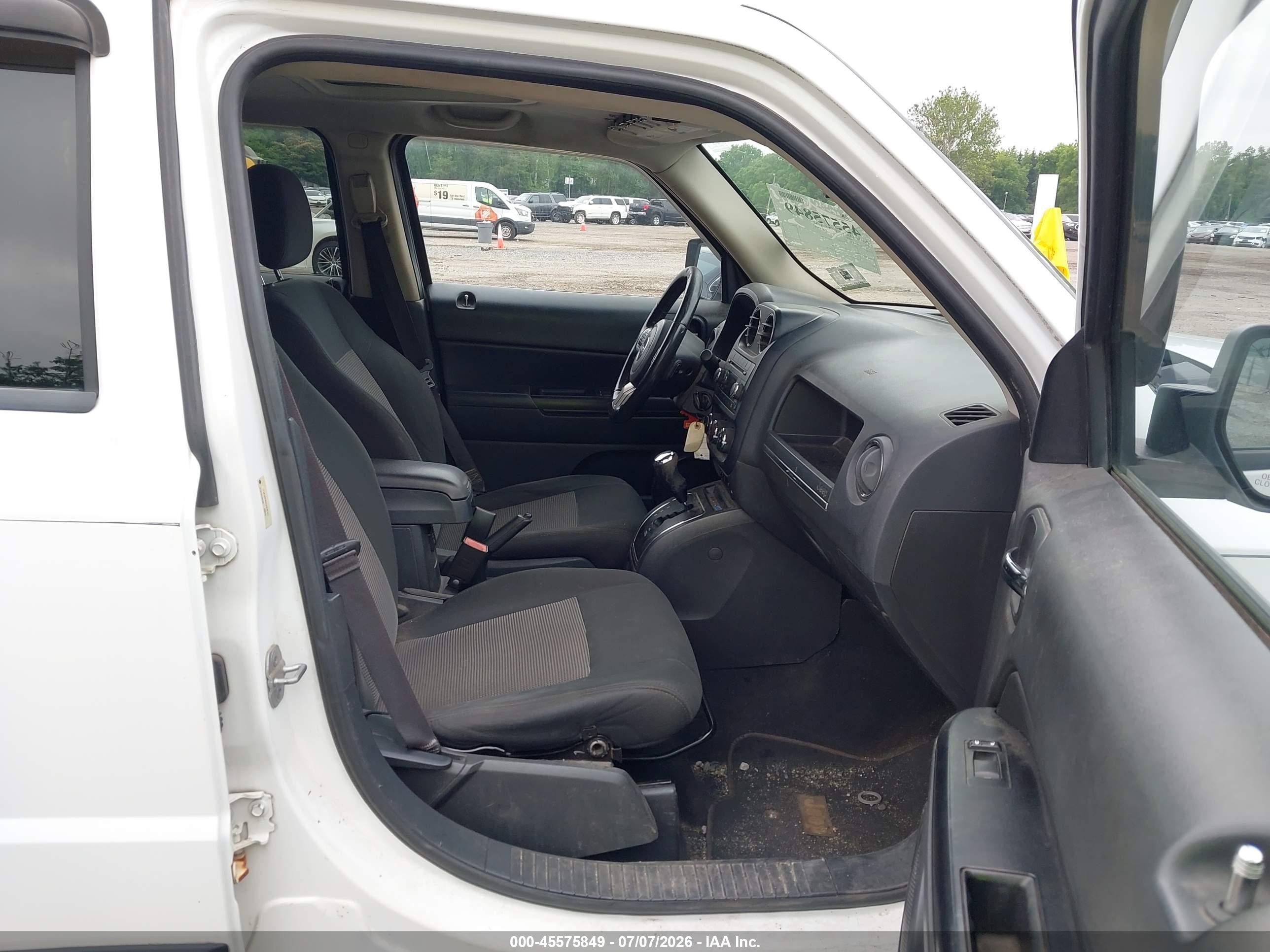 2012 Jeep Patriot Latitude White vin: 1C4NJRFB0CD578757