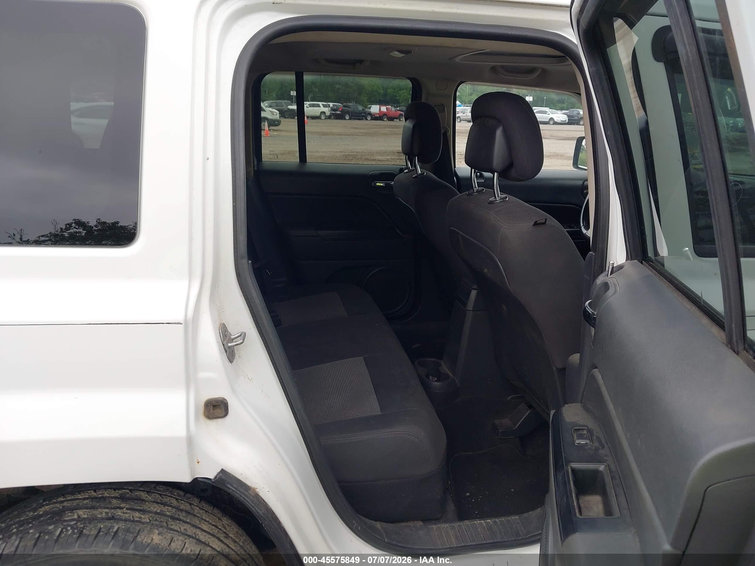 2012 Jeep Patriot Latitude White vin: 1C4NJRFB0CD578757