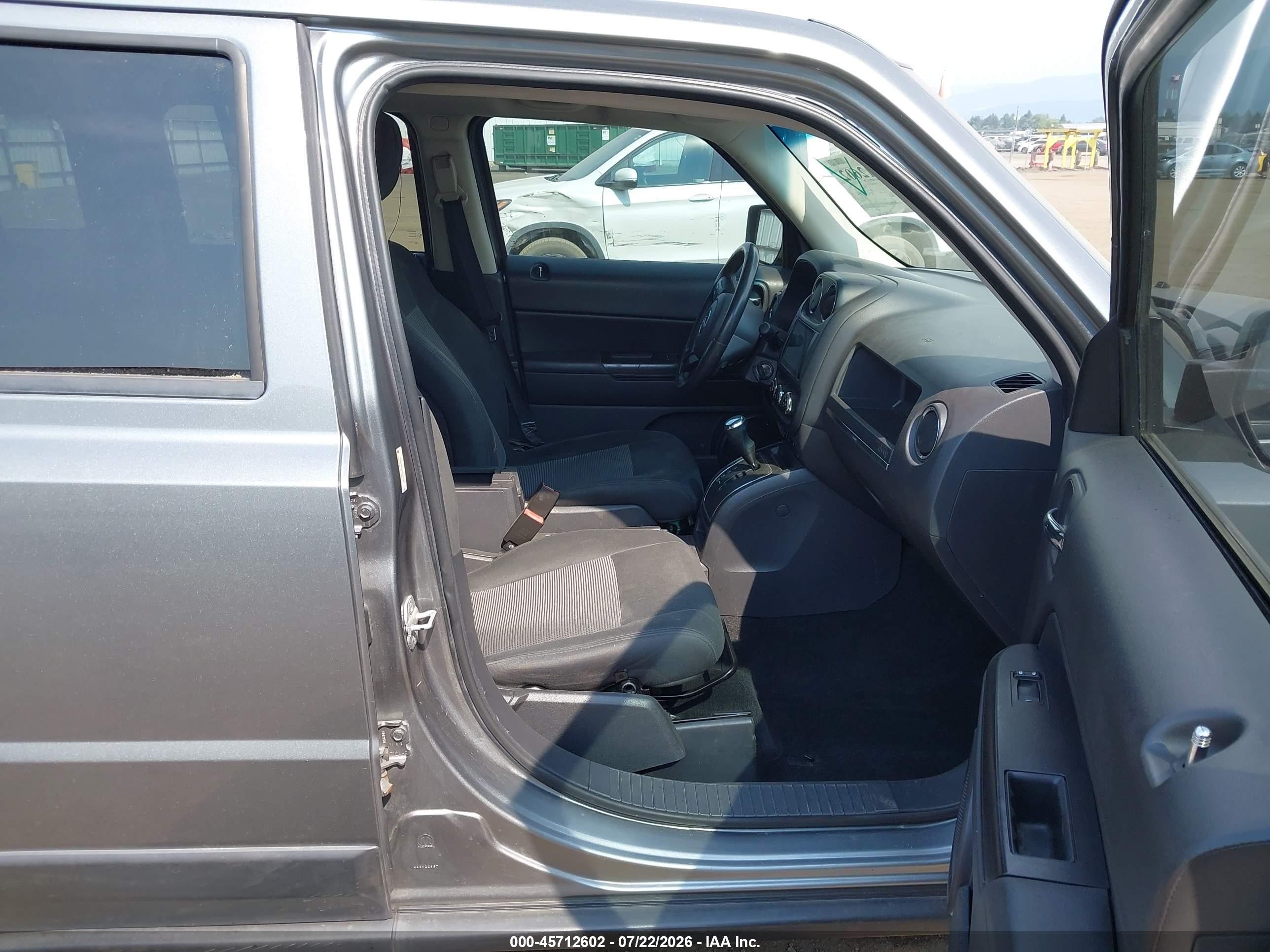 2013 Jeep Patriot Latitude Gray vin: 1C4NJRFB0DD108570