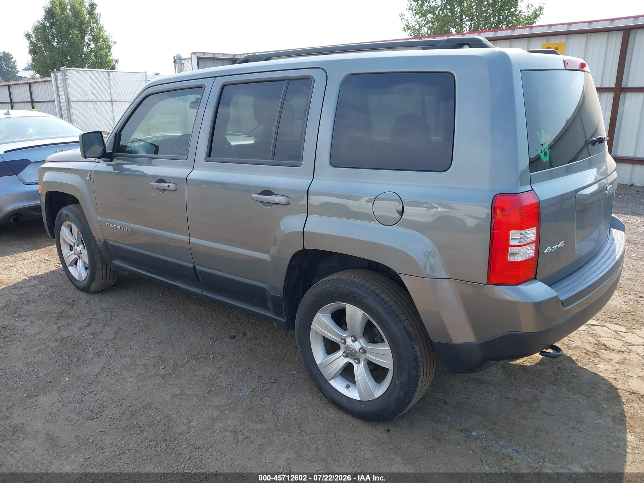 2013 Jeep Patriot Latitude Gray vin: 1C4NJRFB0DD108570