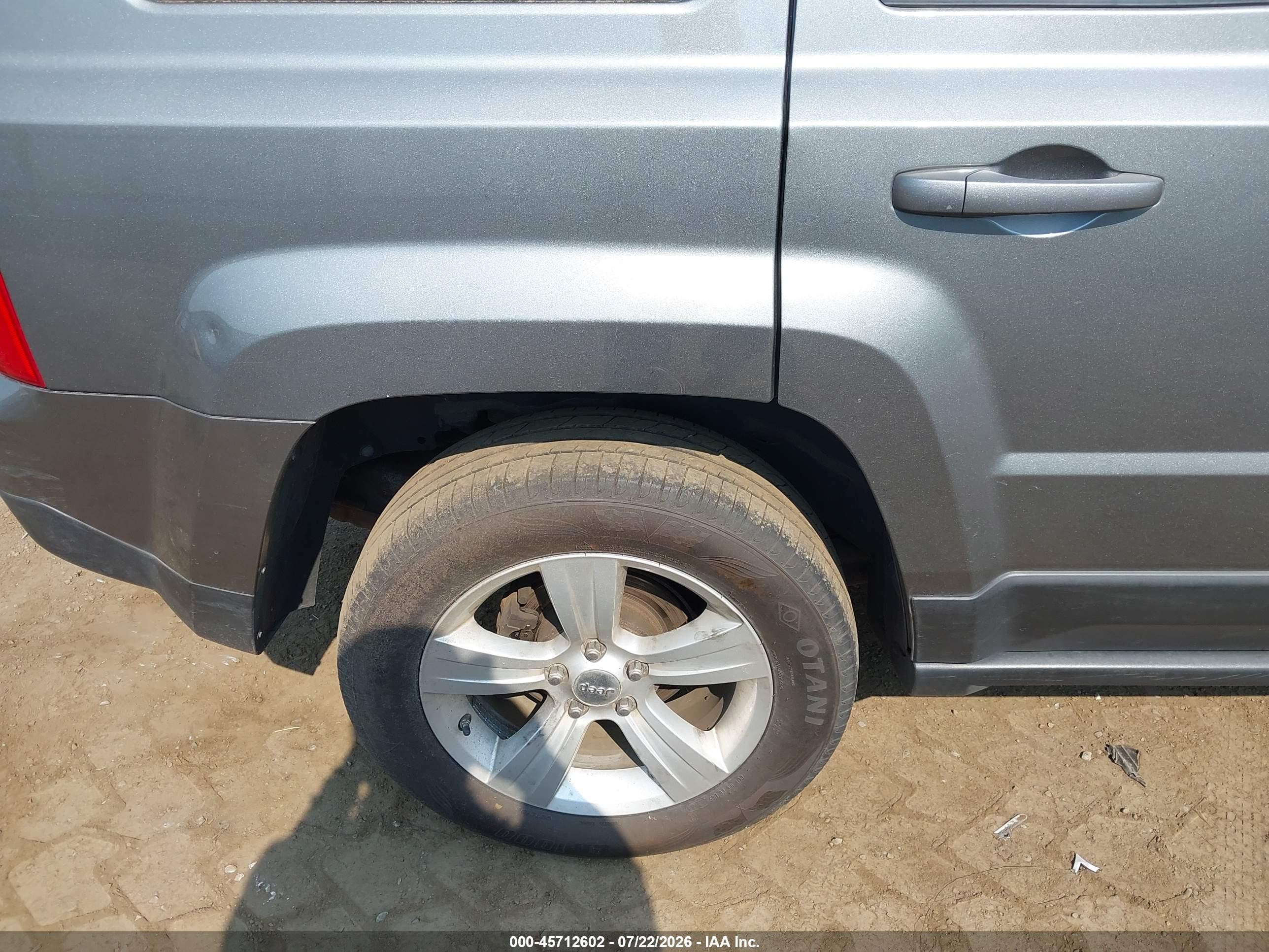 2013 Jeep Patriot Latitude Gray vin: 1C4NJRFB0DD108570